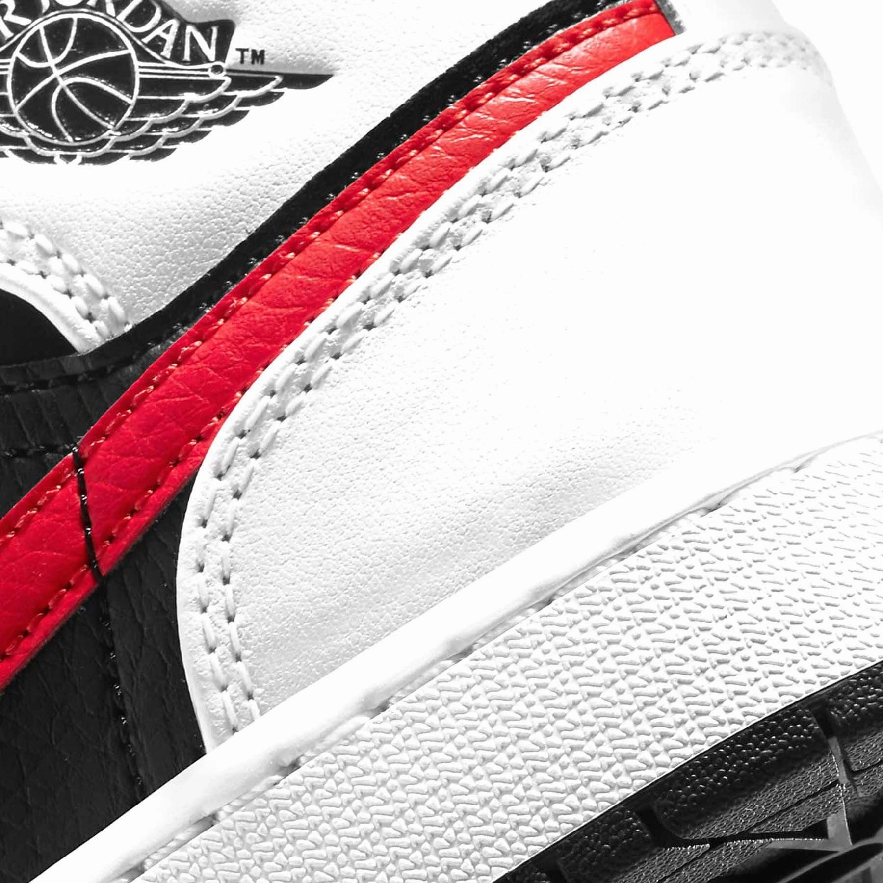 Air Jordan 1 Mid GS 'Chile Red' Air Jordan 1 Mid streetwear shoes