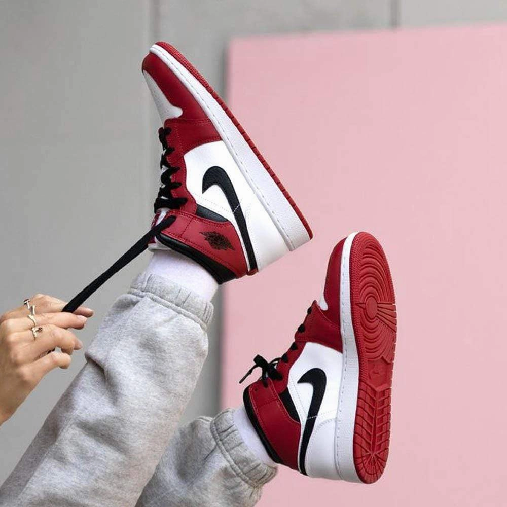 Air Jordan 1 Mid GS Chicago Air Jordan 1 Mid streetwear shoes