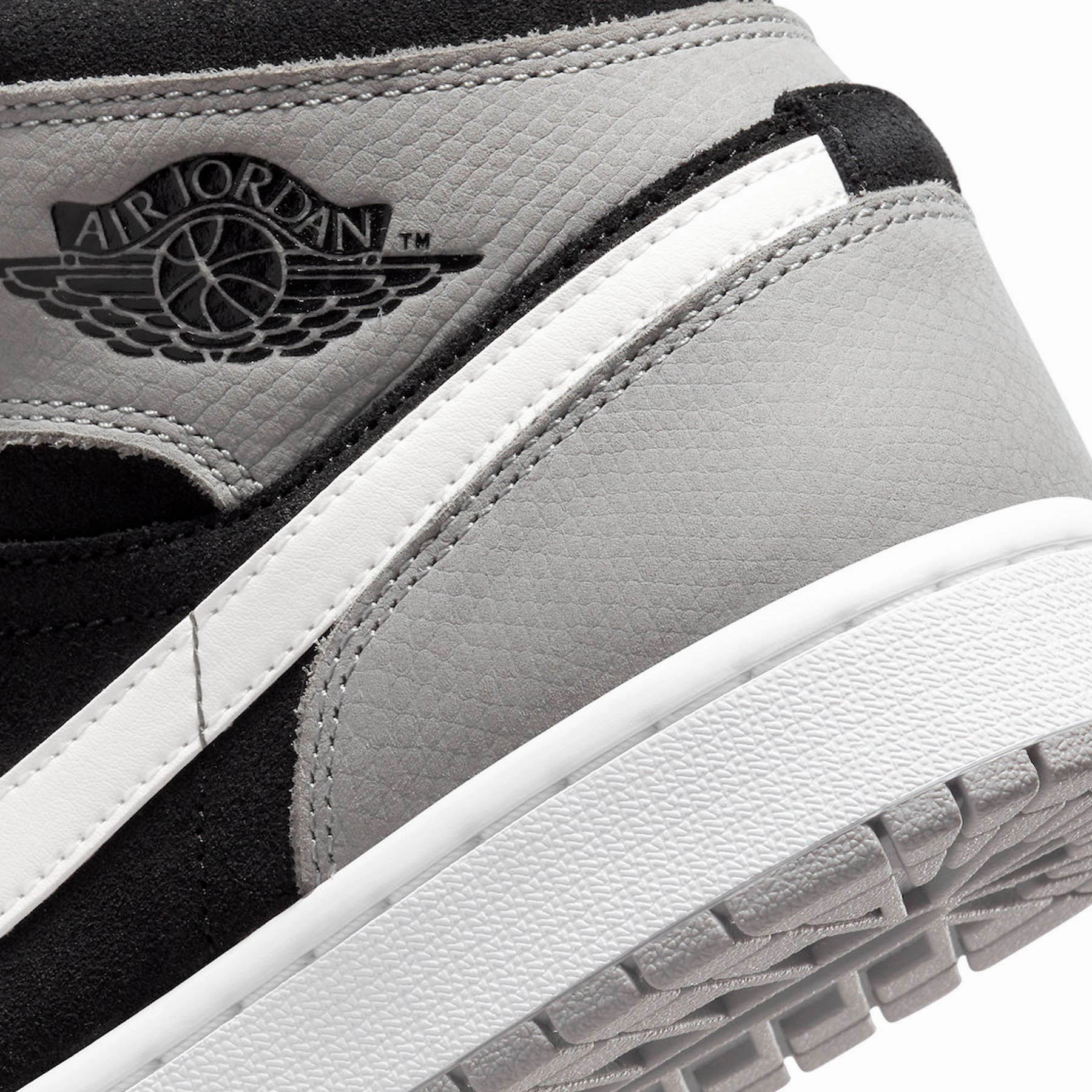 Air Jordan 1 Mid SE 'Elephant Toe' Air Jordan 1 vintage style sneakers