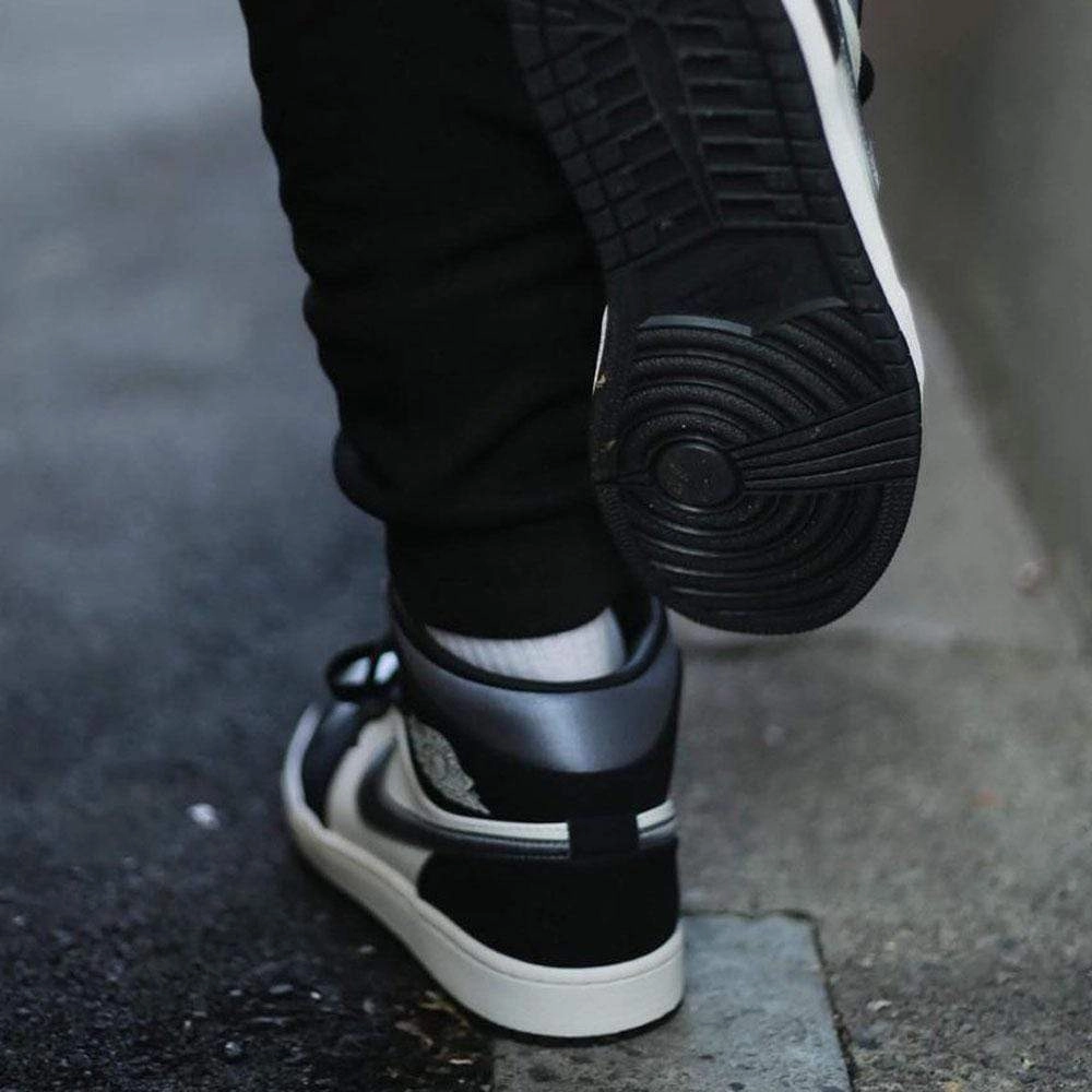Air Jordan 1 Mid SE 'Satin Smoke Grey' Air Jordan 1 Mid streetwear shoes
