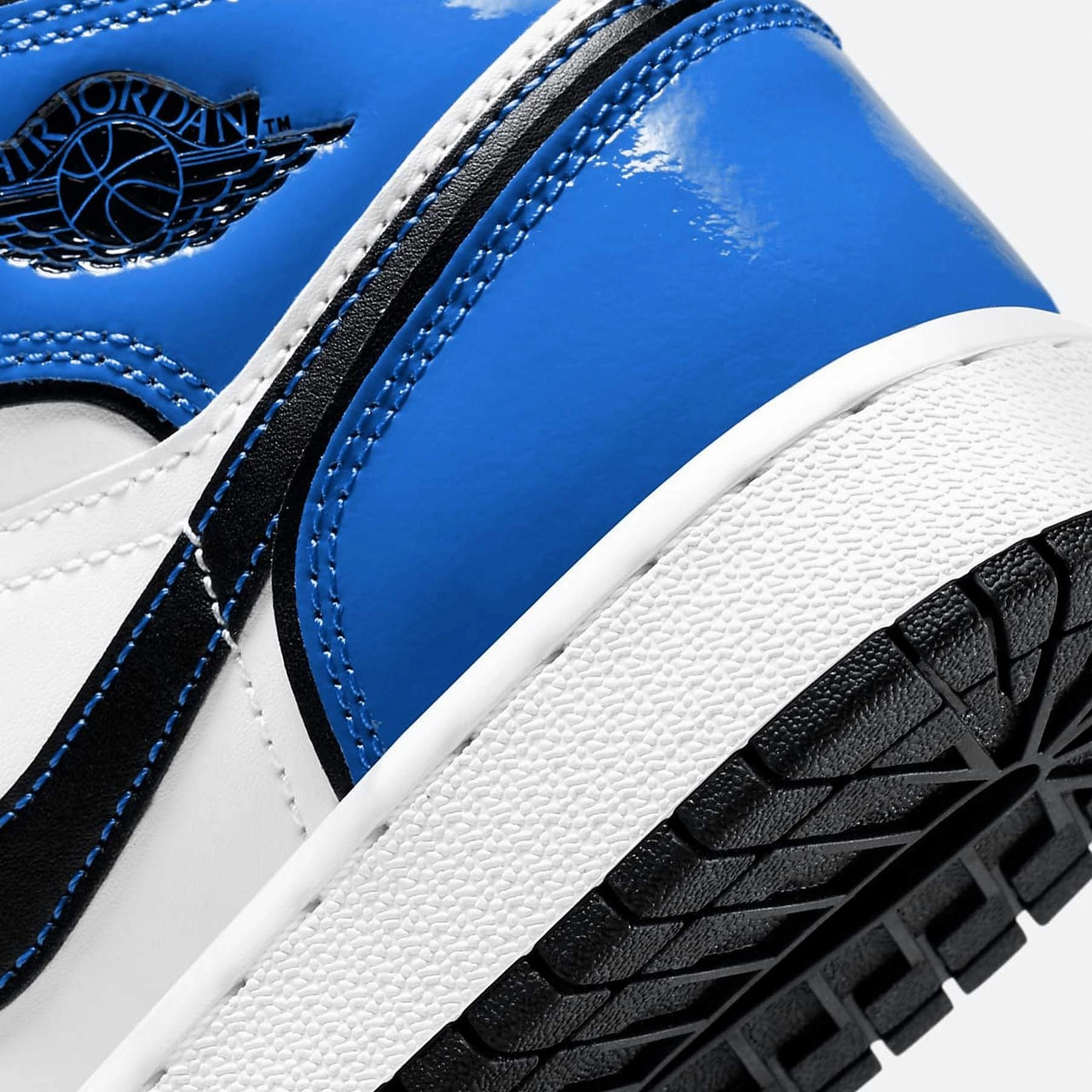 Air Jordan 1 Mid SE GS 'Signal Blue' Air Jordan 1 Mid streetwear shoes