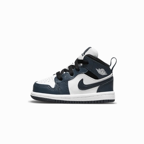 Air Jordan 1 Mid TD 'Armory Navy' Air Jordan 1 timeless sneakers for Jordan fans
