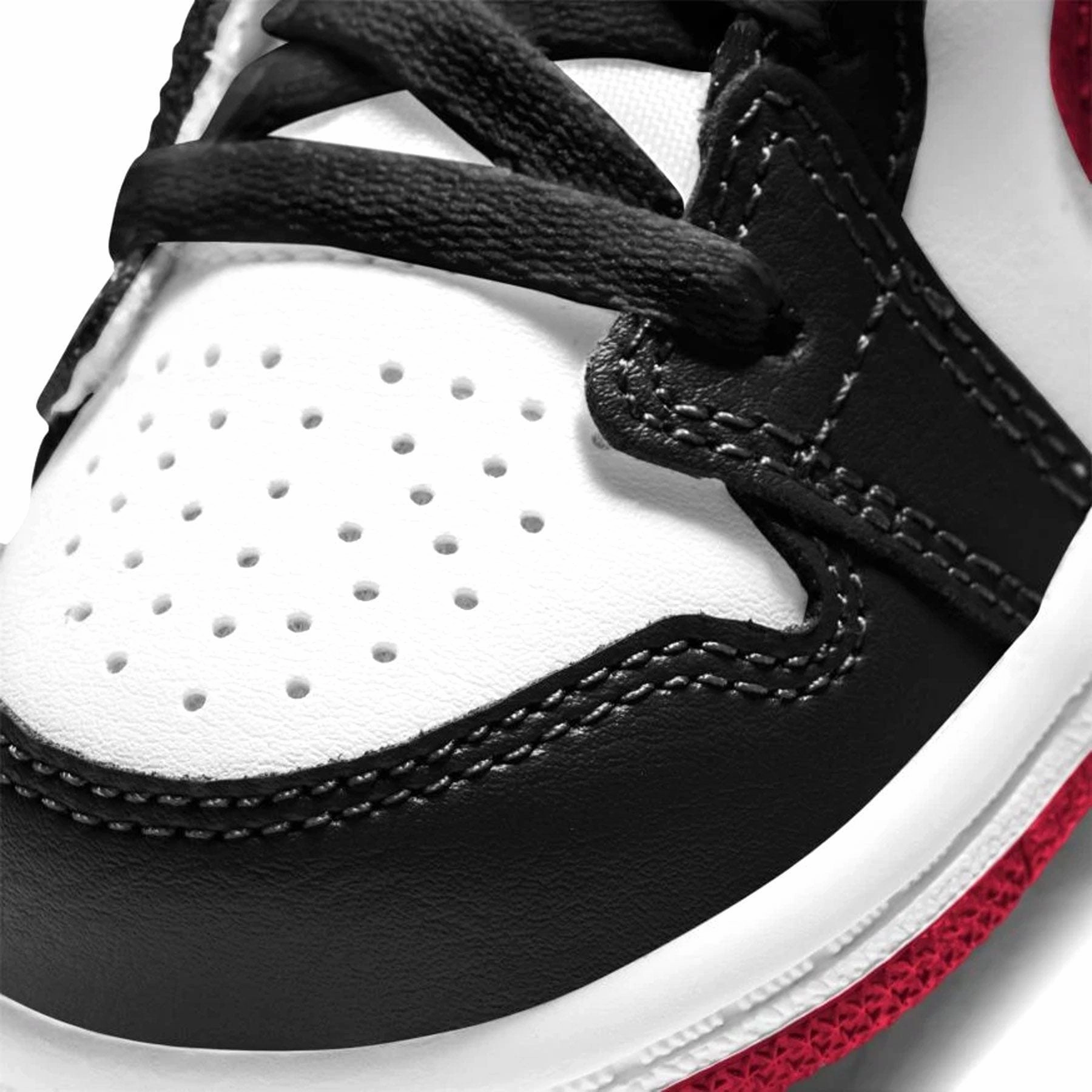 Air Jordan 1 Mid TD 'Black Gym Red' Air Jordan 1 Mid streetwear shoes