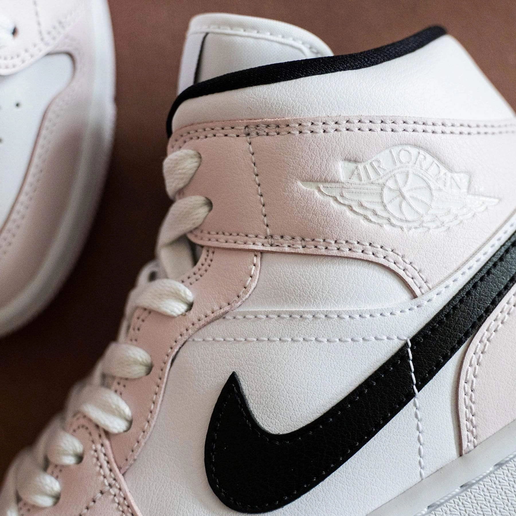 Air Jordan 1 Mid Wmns 'Barely Rose' Air Jordan 1 Mid streetwear shoes