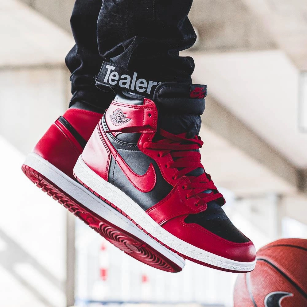 Air Jordan 1 Retro High '85 'Varsity Red' Air Jordan 1 High OG shoes
