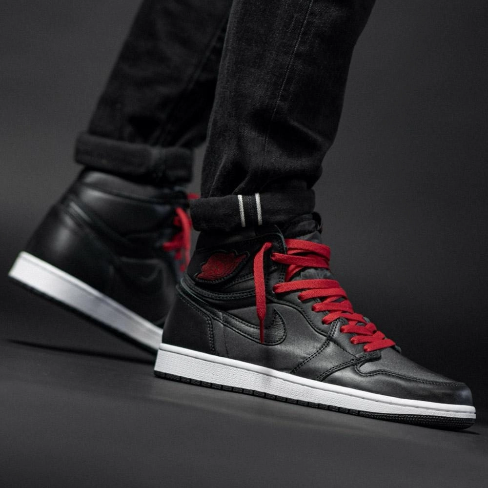 Air Jordan 1 Retro High OG 'Black Gym Red' Air Jordan 1 vintage style sneakers