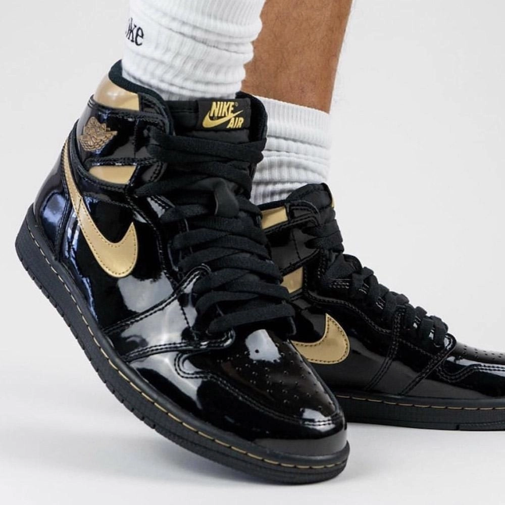 Air Jordan 1 Retro High OG 'Black Metallic Gold' Air Jordan 1 High OG shoes