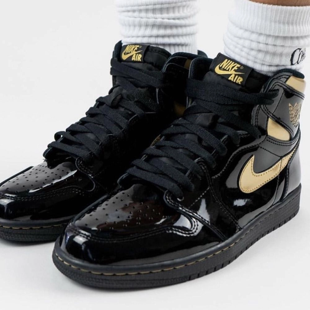 Air Jordan 1 Retro High OG 'Black Metallic Gold' Air Jordan 1 High OG shoes