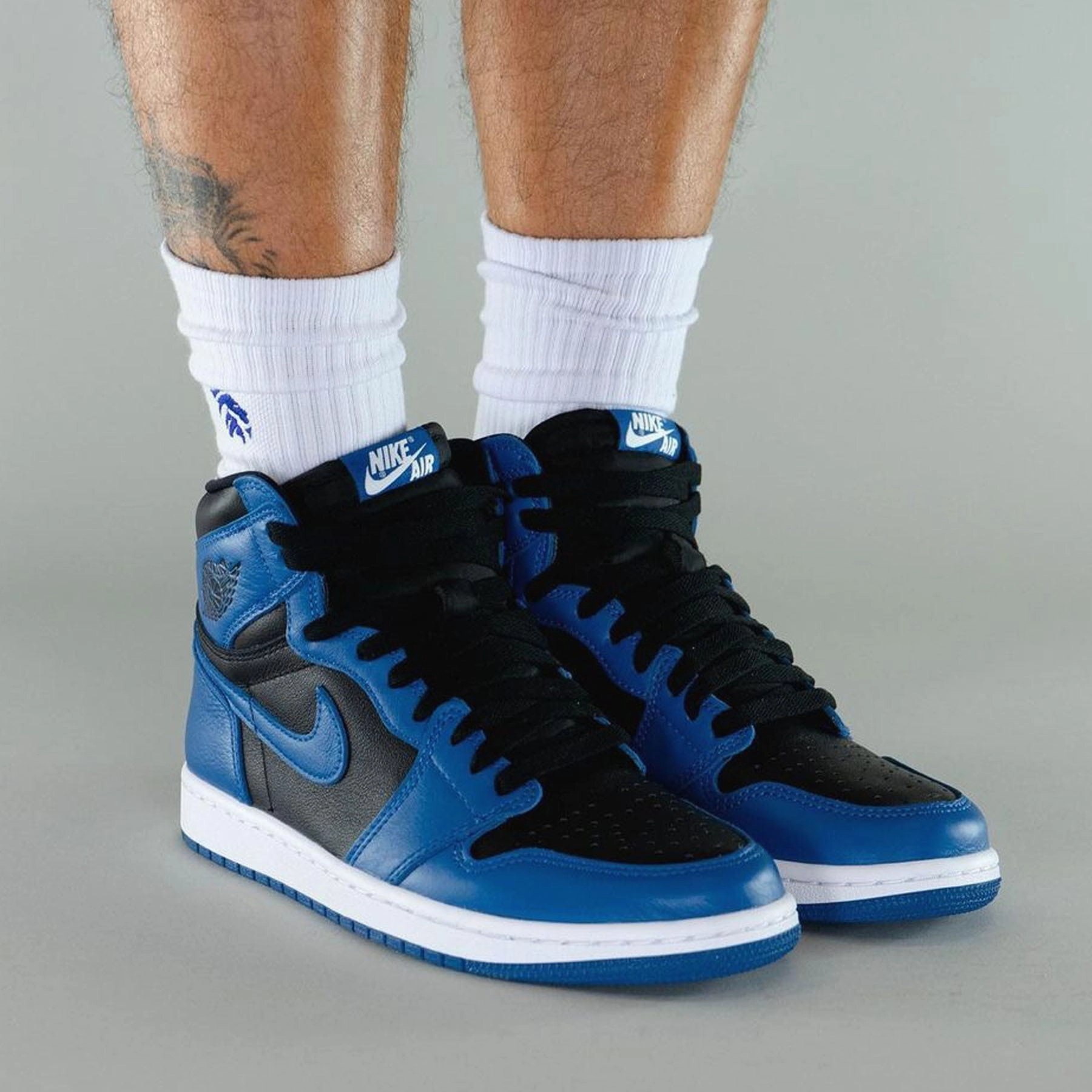 Air Jordan 1 Retro High OG 'Dark Marina Blue' Air Jordan 1 vintage style sneakers