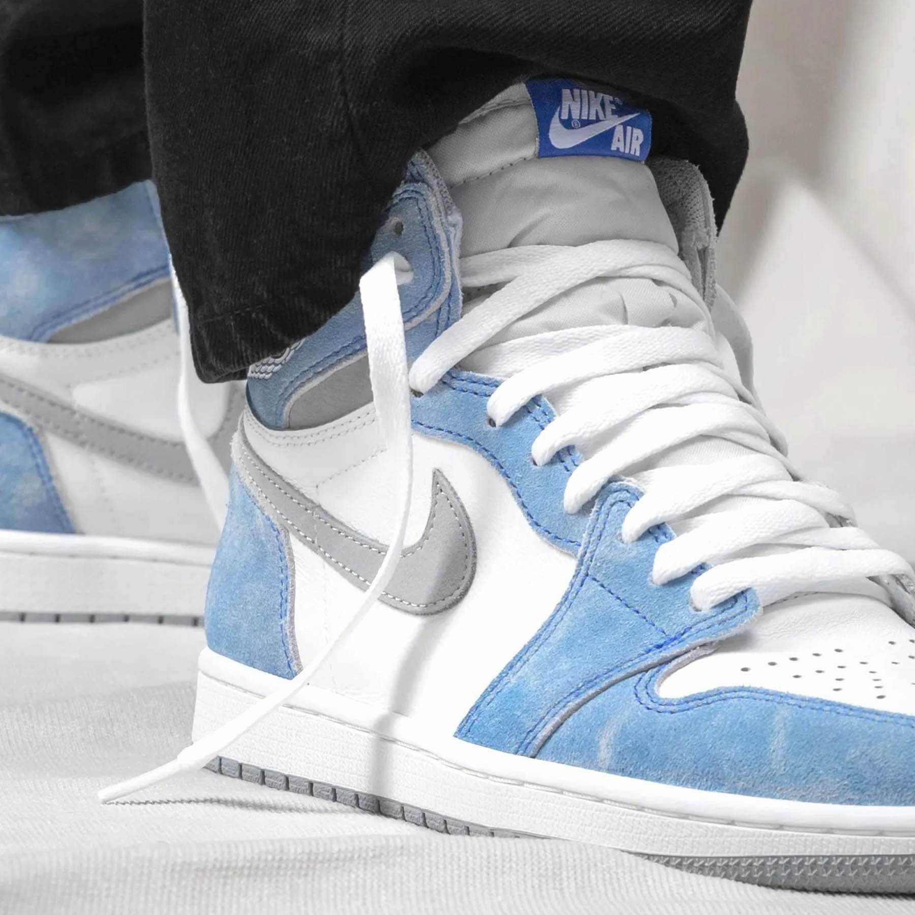 Air Jordan 1 Retro High OG 'Hyper Royal' Air Jordan 1 High OG shoes