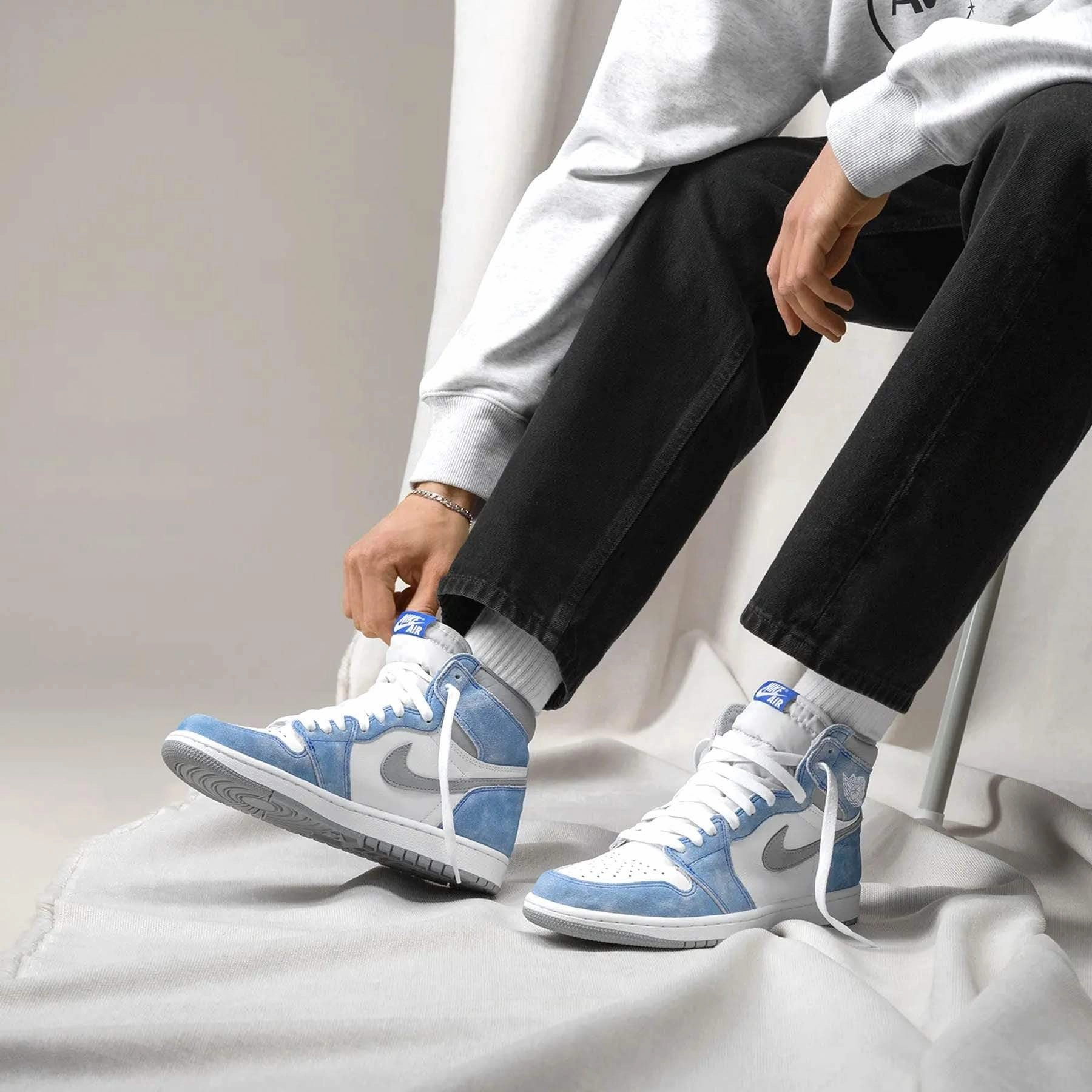 Air Jordan 1 Retro High OG 'Hyper Royal' Air Jordan 1 High OG shoes