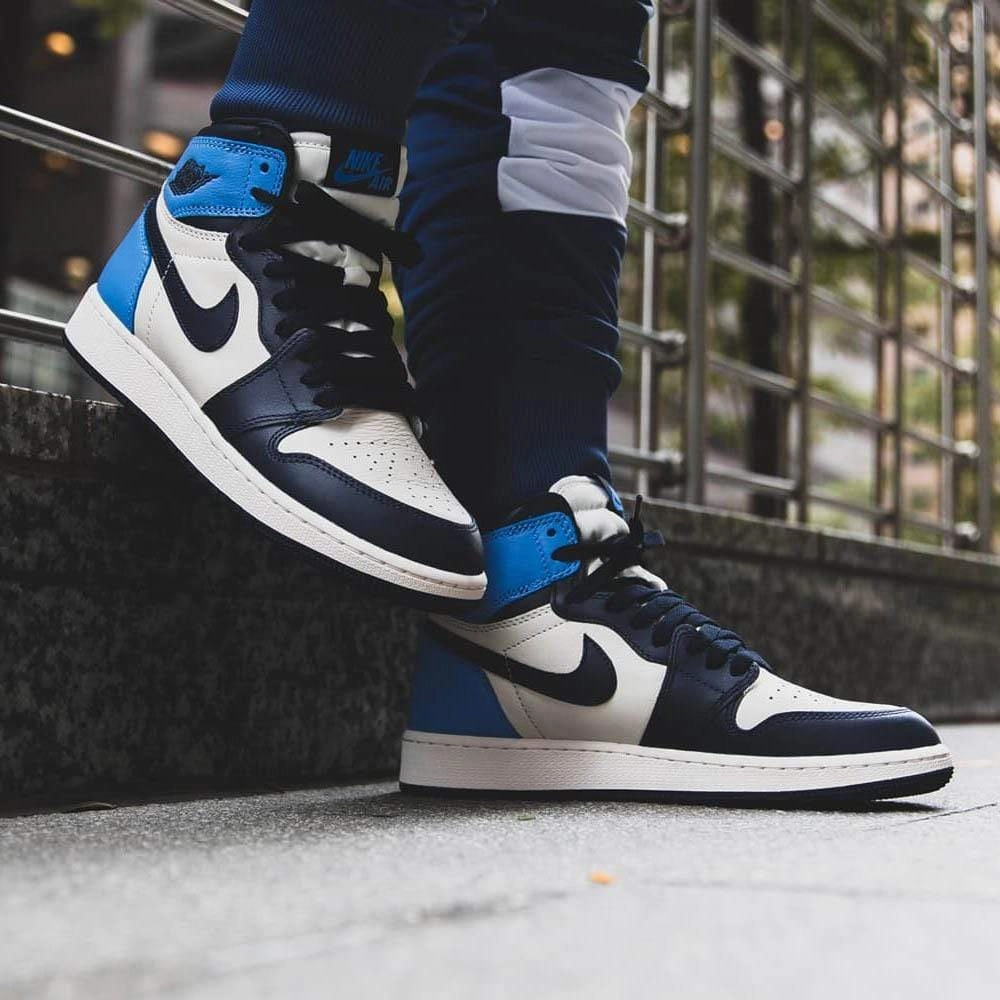Air Jordan 1 Retro High OG 'Obsidian' UNC Air Jordan 1 High OG shoes
