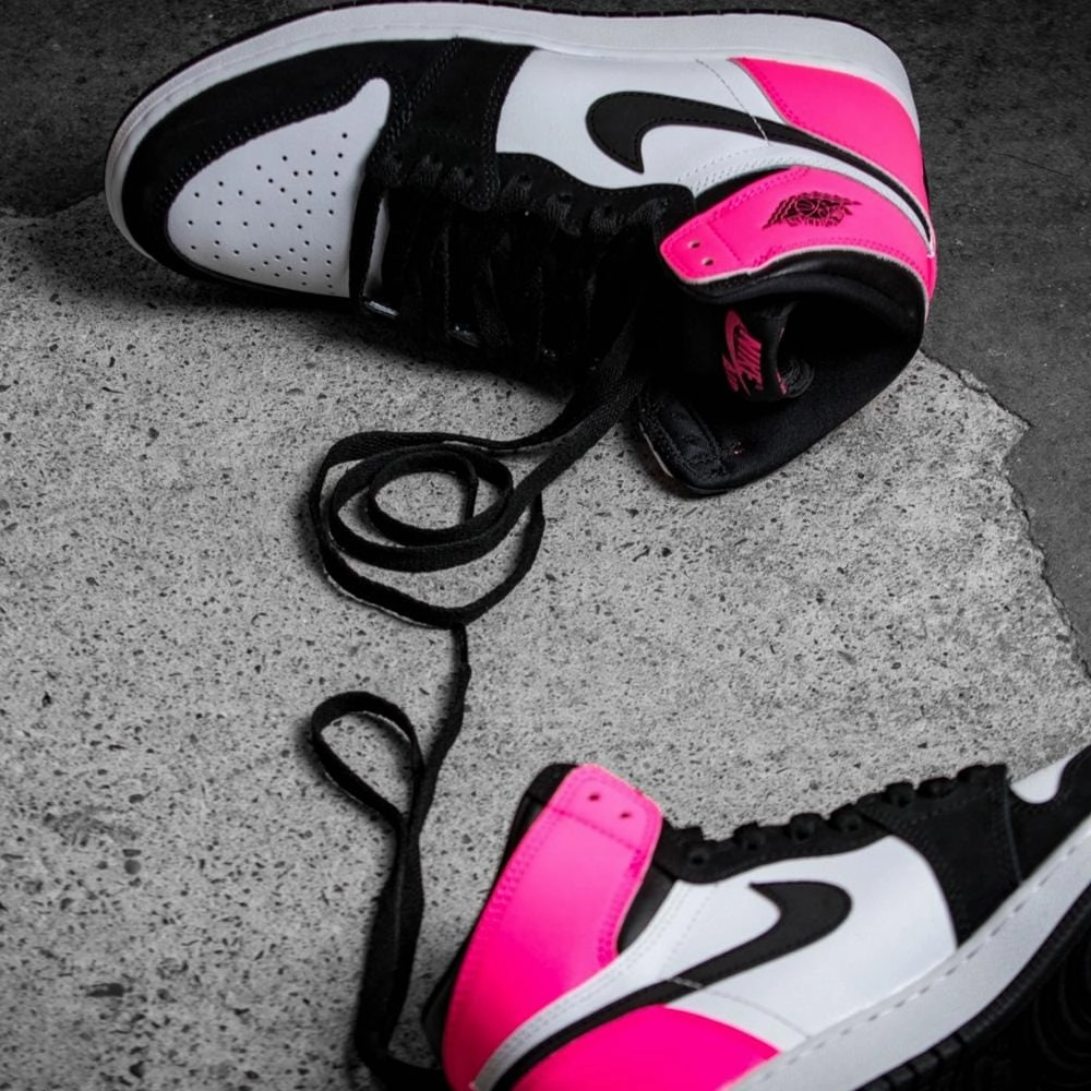 Air Jordan 1 Retro High OG GS 'Black Hyper Pink White' Air Jordan 1 High OG shoes