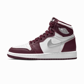 Air Jordan 1 Retro High OG GS 'Bordeaux' Air Jordan 1 High classic sneakers with premium finish