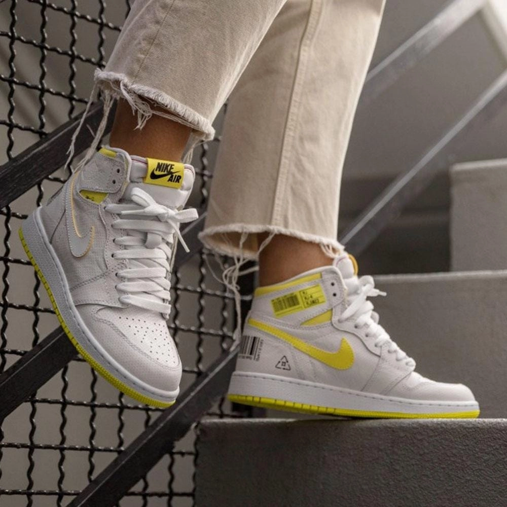 Air Jordan 1 Retro High OG GS 'First Class Flight' Air Jordan 1 vintage style sneakers