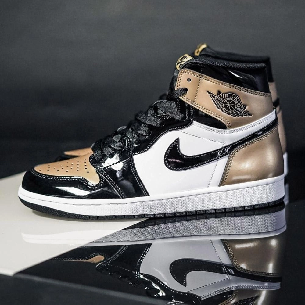 Air Jordan 1 Retro High OG NRG Gold Toe Air Jordan 1 High OG shoes