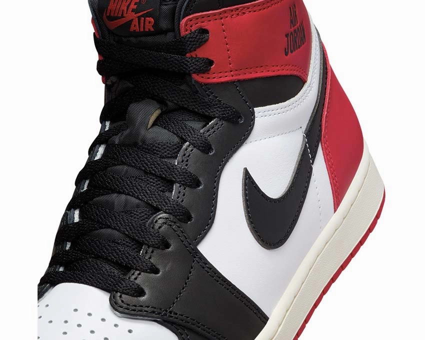 Air Jordan 1 Retro High OG "Black Toe" Mens court performance shoes