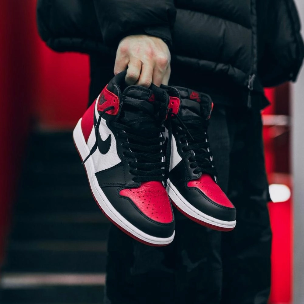 Air Jordan 1 Retro High OG "Bred Toe" Air Jordan 1 High OG shoes