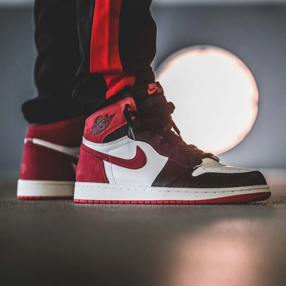 Air Jordan 1 Retro High OG "Summit Red" Air Jordan 1 High OG shoes