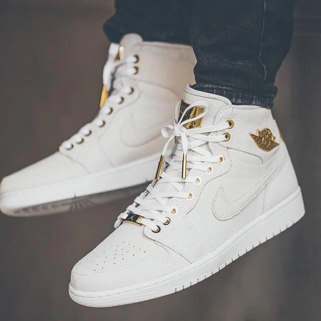 Air Jordan 1 Retro High Pinnacle White Metallic Gold Air Jordan 1 High OG shoes