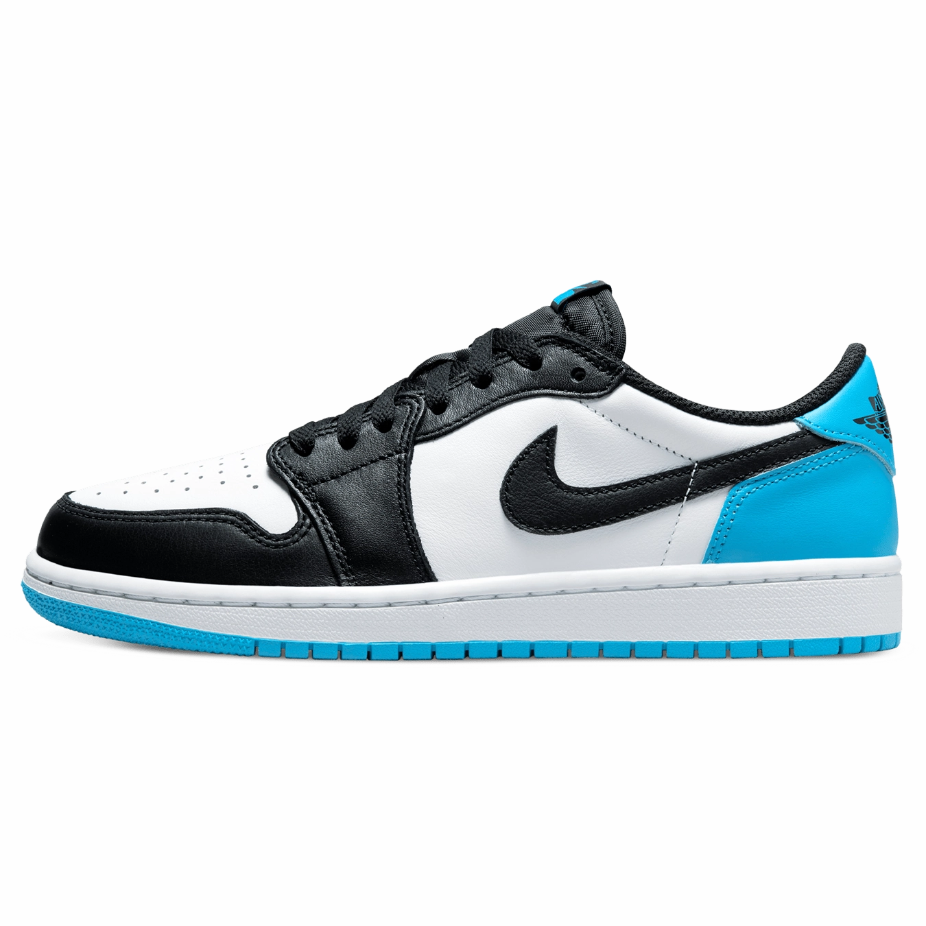 Air Jordan 1 Retro Low OG Wmns 'UNC' Air Jordan 1 Low sneakers perfect for casual outfits