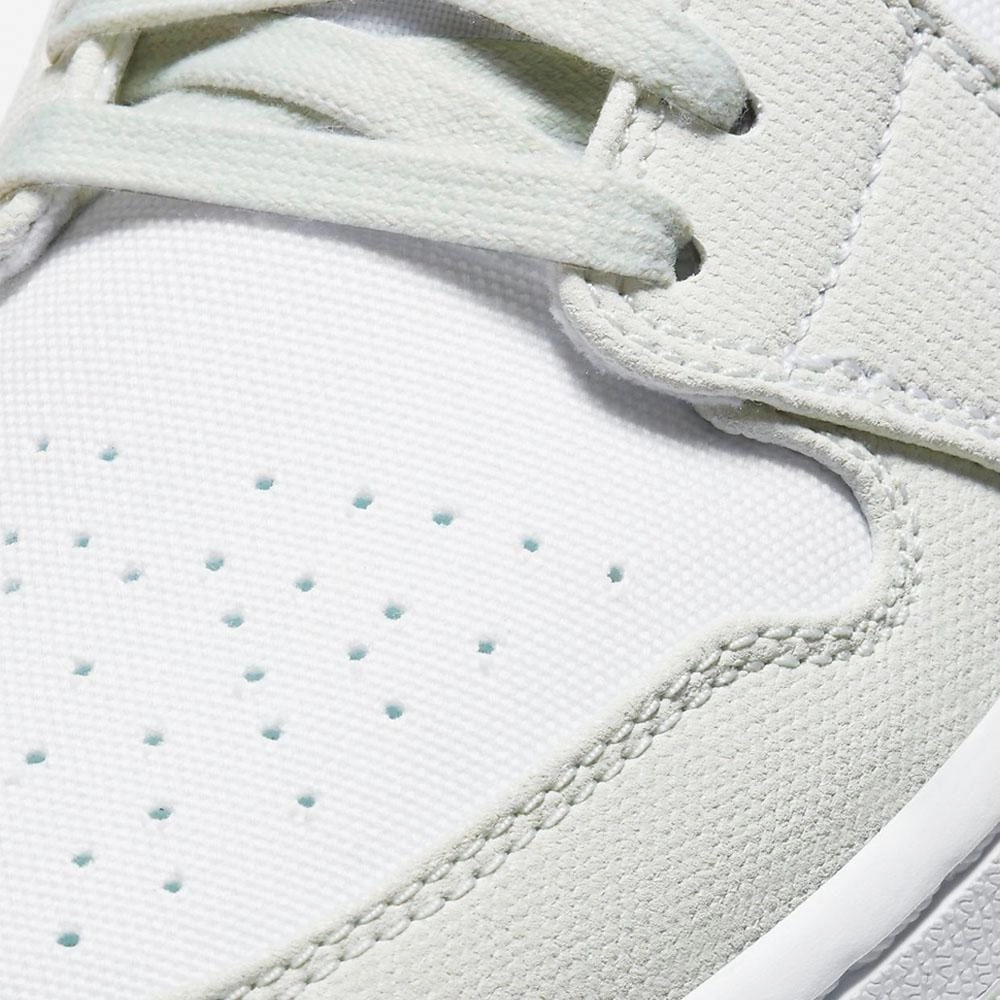 Air Jordan 1 Wmns Low 'Spruce Aura' Air Jordan 1 Low lifestyle shoes