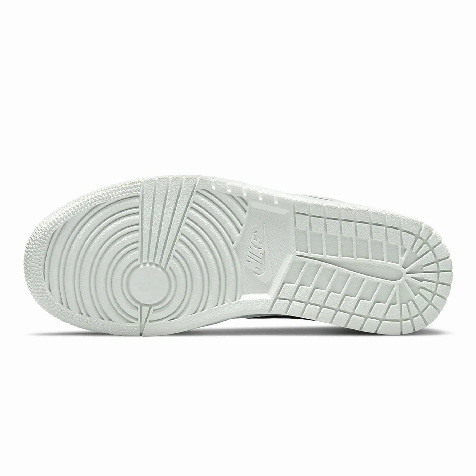Air Jordan 1 Wmns Low SE 'Barely Green' Air Jordan 1 Low lifestyle shoes