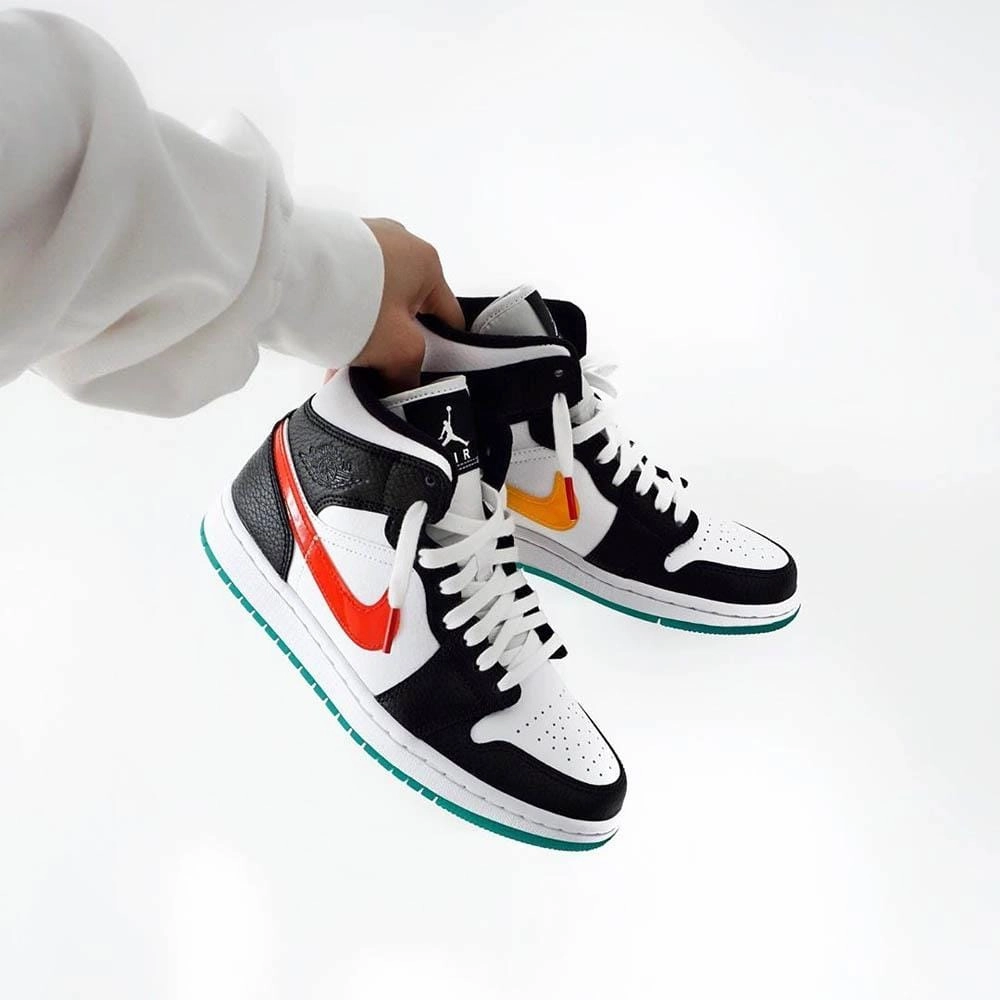 Air Jordan 1 Wmns Mid 'Alternate Swoosh' Air Jordan 1 Mid streetwear shoes