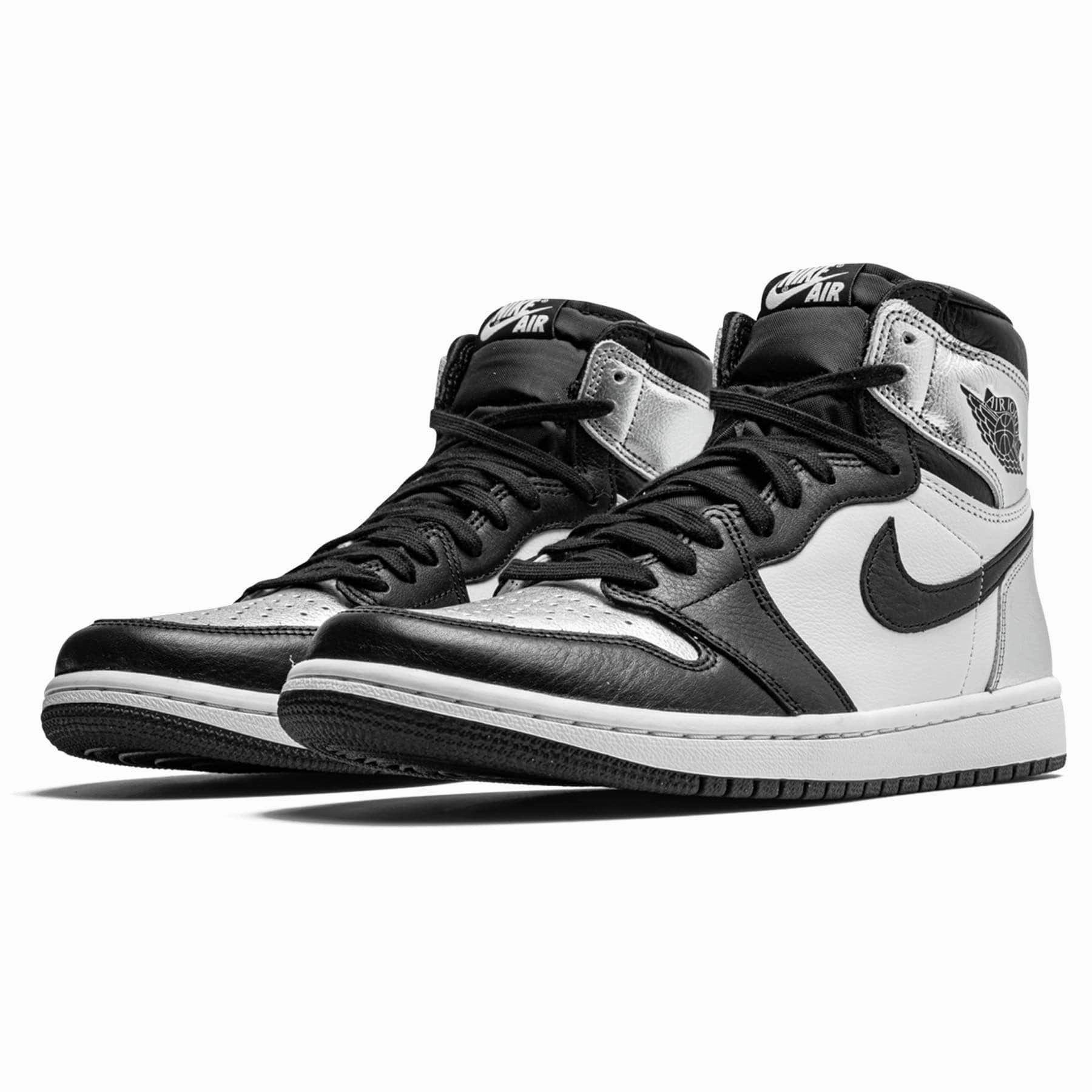 Air Jordan 1 Wmns Retro High OG 'Silver Toe' Air Jordan 1 vintage style sneakers