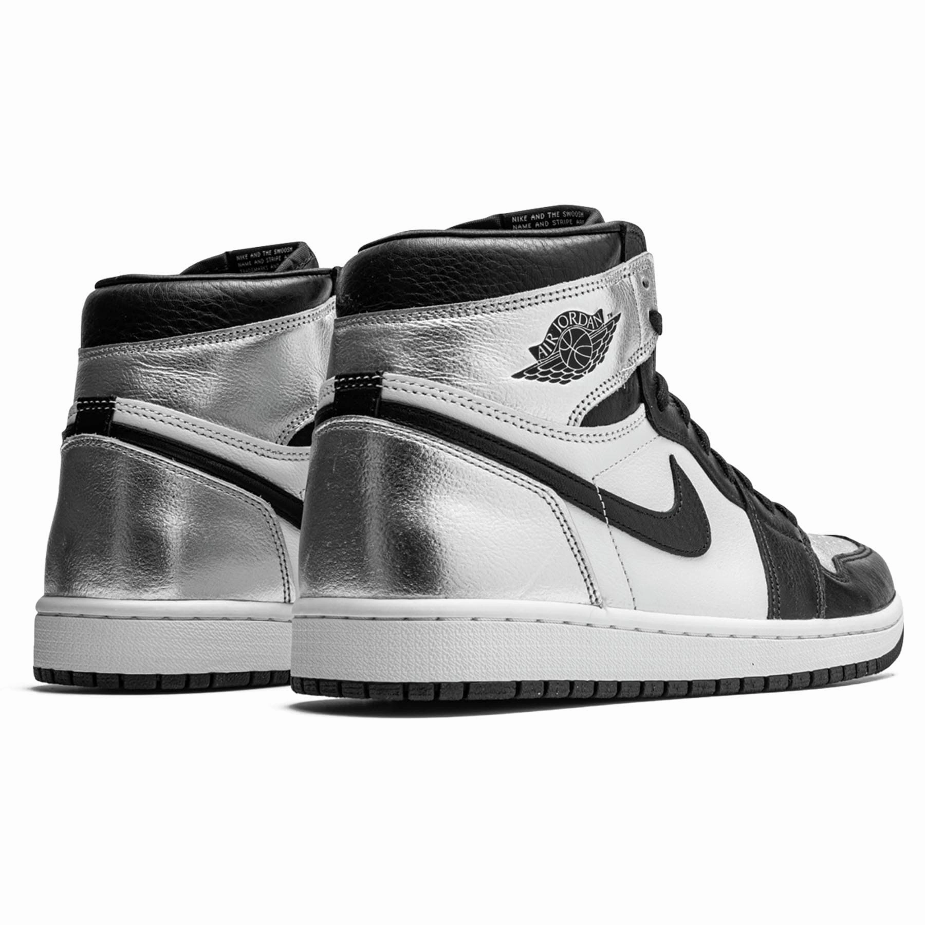 Air Jordan 1 Wmns Retro High OG 'Silver Toe' Air Jordan 1 vintage style sneakers