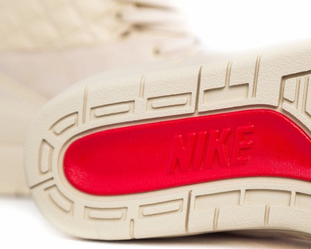 AIR JORDAN 2 RETRO JUST DON "BEACH" BOX SET Old-school athletic trainers