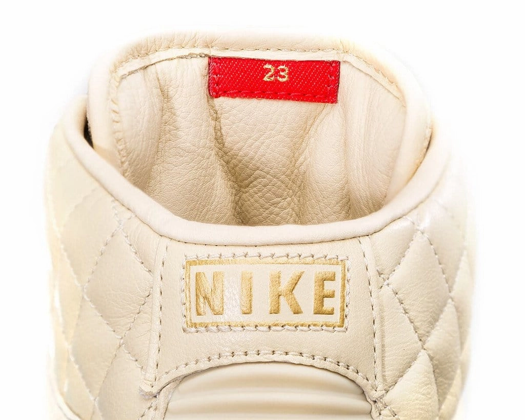 AIR JORDAN 2 RETRO JUST DON "BEACH" BOX SET Old-school athletic trainers