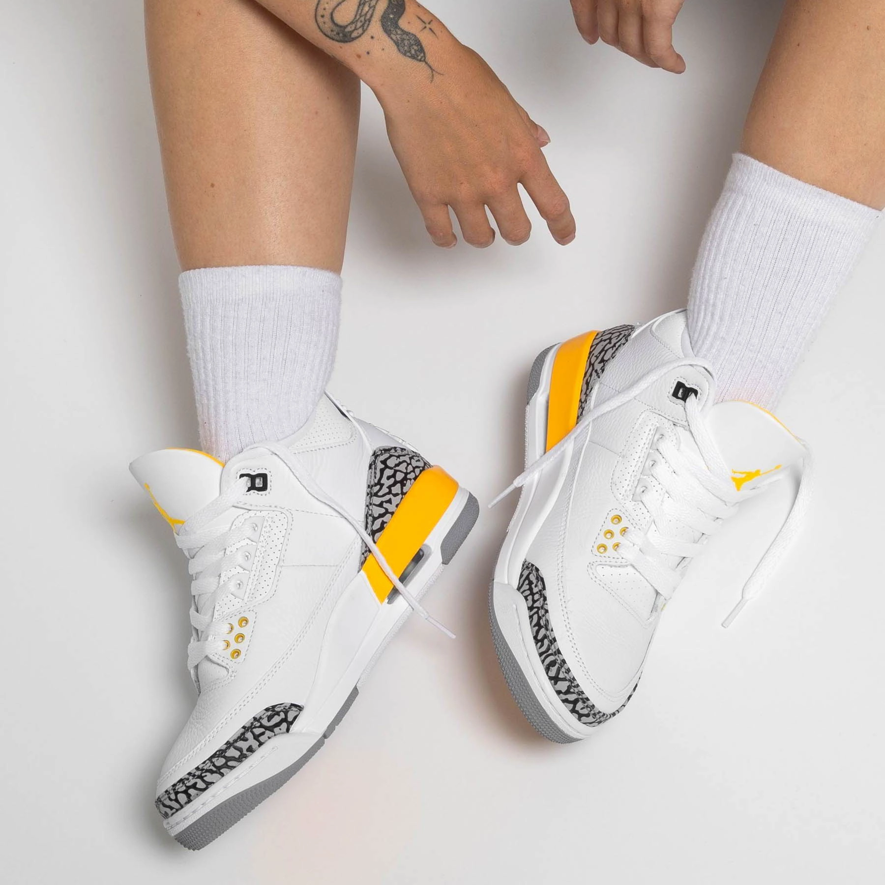Air Jordan 3 Retro Wmns 'Laser Orange' All-day support retro kicks