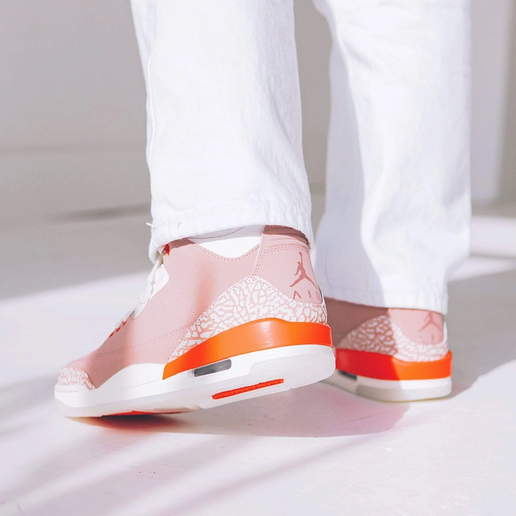 Air Jordan 3 Retro Wmns 'Rust Pink' All-day support retro kicks