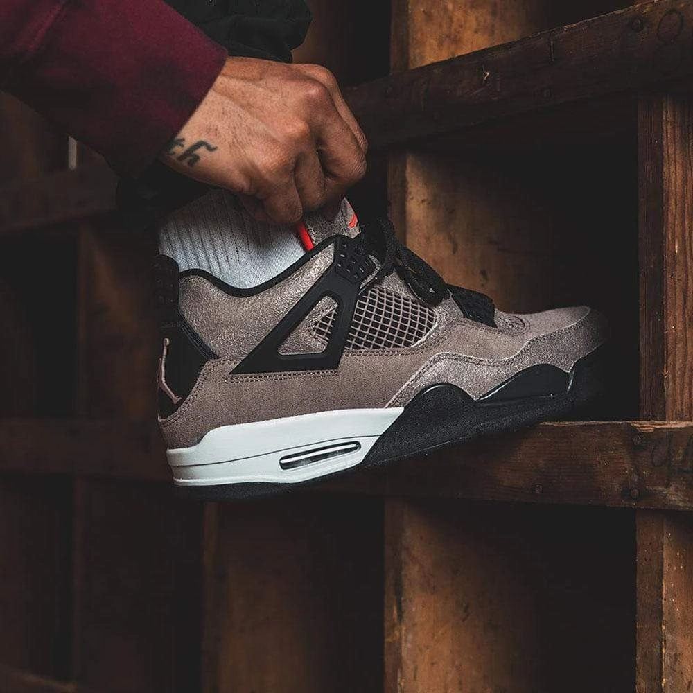 Air Jordan 4 Retro 'Taupe Haze' Air Jordan 4 retro basketball sneakers