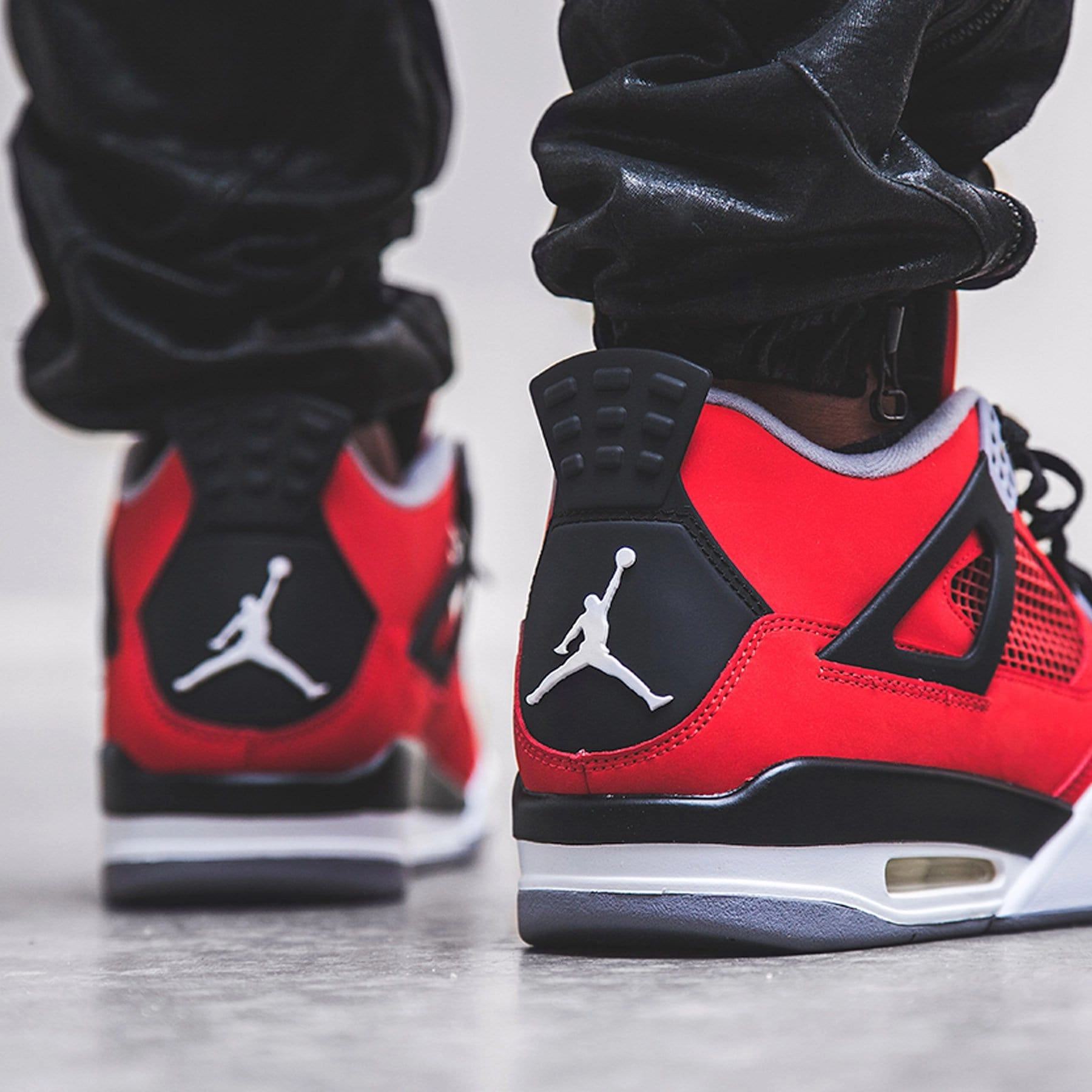 Air Jordan 4 Retro 'Toro Bravo' Air Jordan 4 retro basketball sneakers