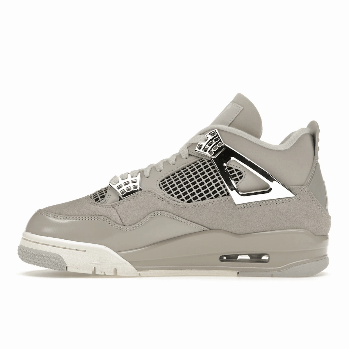 Air Jordan 4 Retro Frozen Moments Fan-favorite sport trainers
