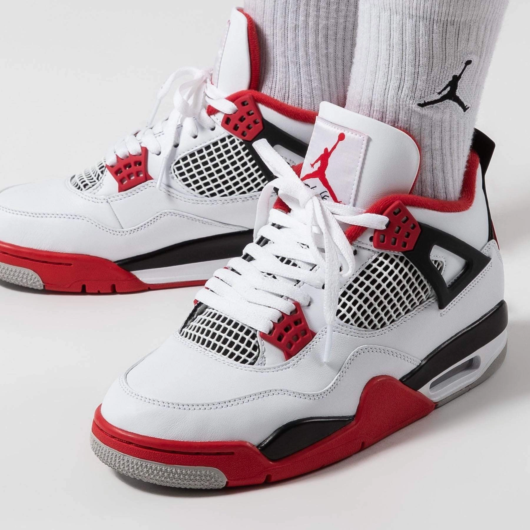 Air Jordan 4 Retro OG 'Fire Red' 2020 Air Jordan 4 retro basketball sneakers