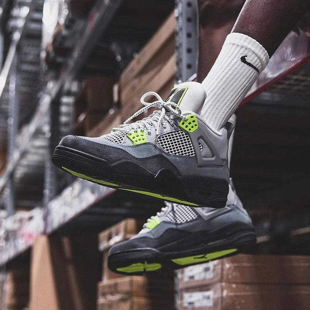Air Jordan 4 Retro SE 'Neon 95' Air Jordan 4 retro basketball sneakers