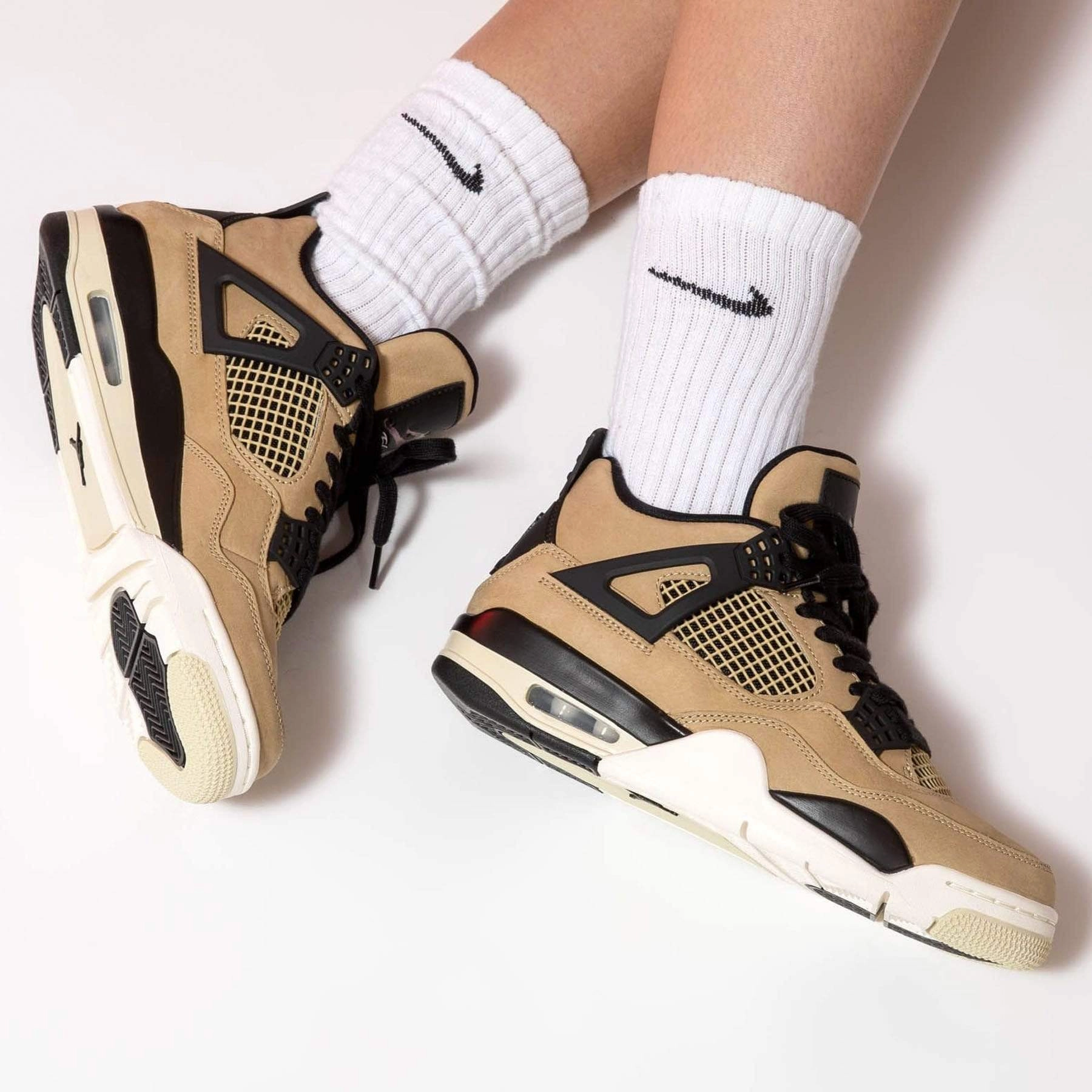 Air Jordan 4 Retro Wmns 'Mushroom' Air Jordan 4 retro basketball sneakers