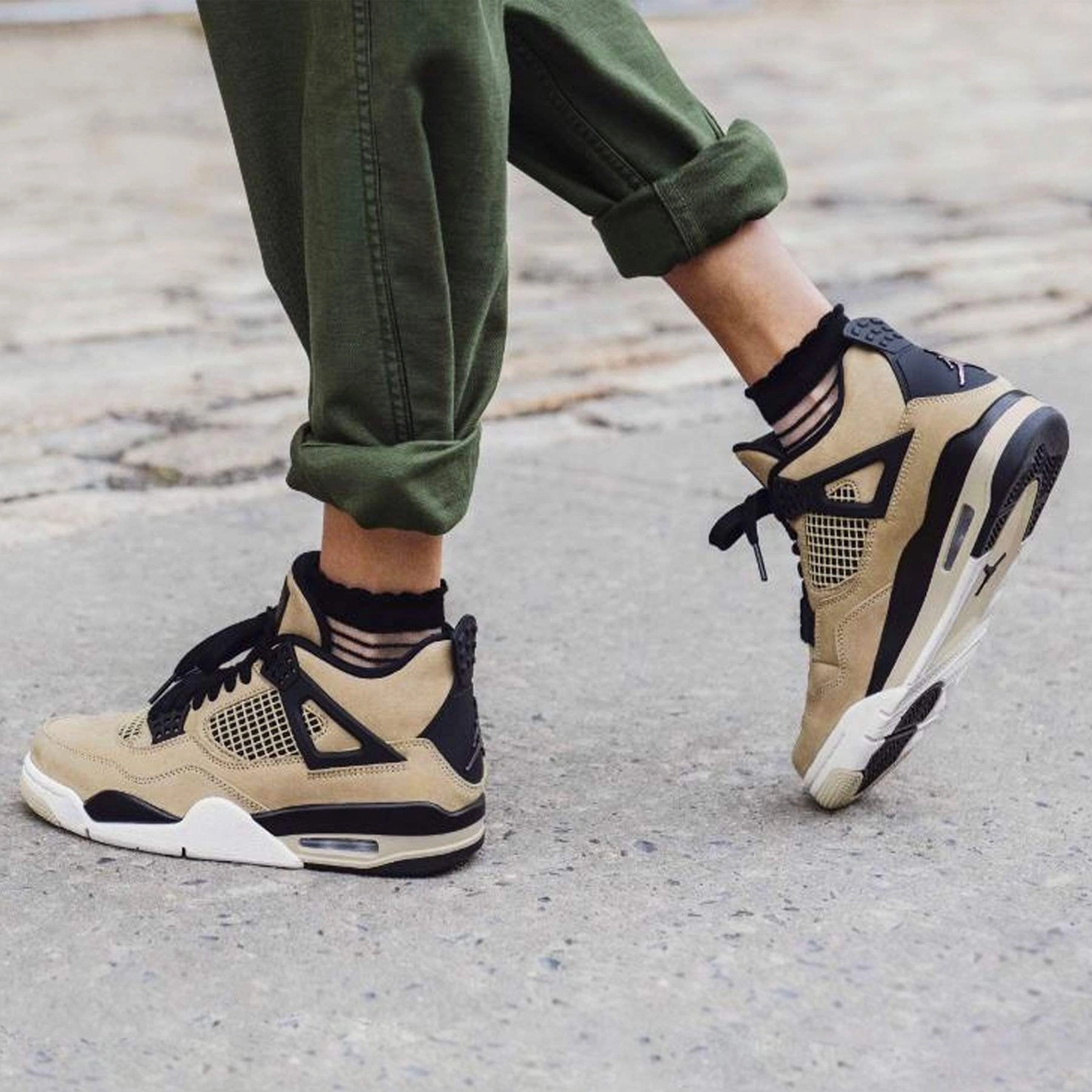 Air Jordan 4 Retro Wmns 'Mushroom' Air Jordan 4 retro basketball sneakers