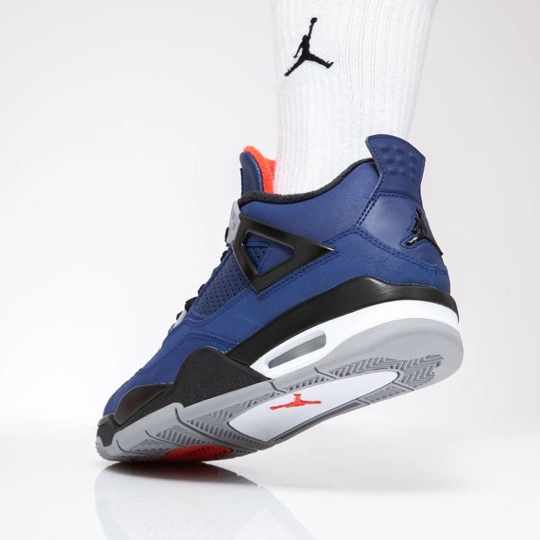 Air Jordan 4 Retro WNTR GS 'Loyal Blue' Air Jordan 4 retro basketball sneakers