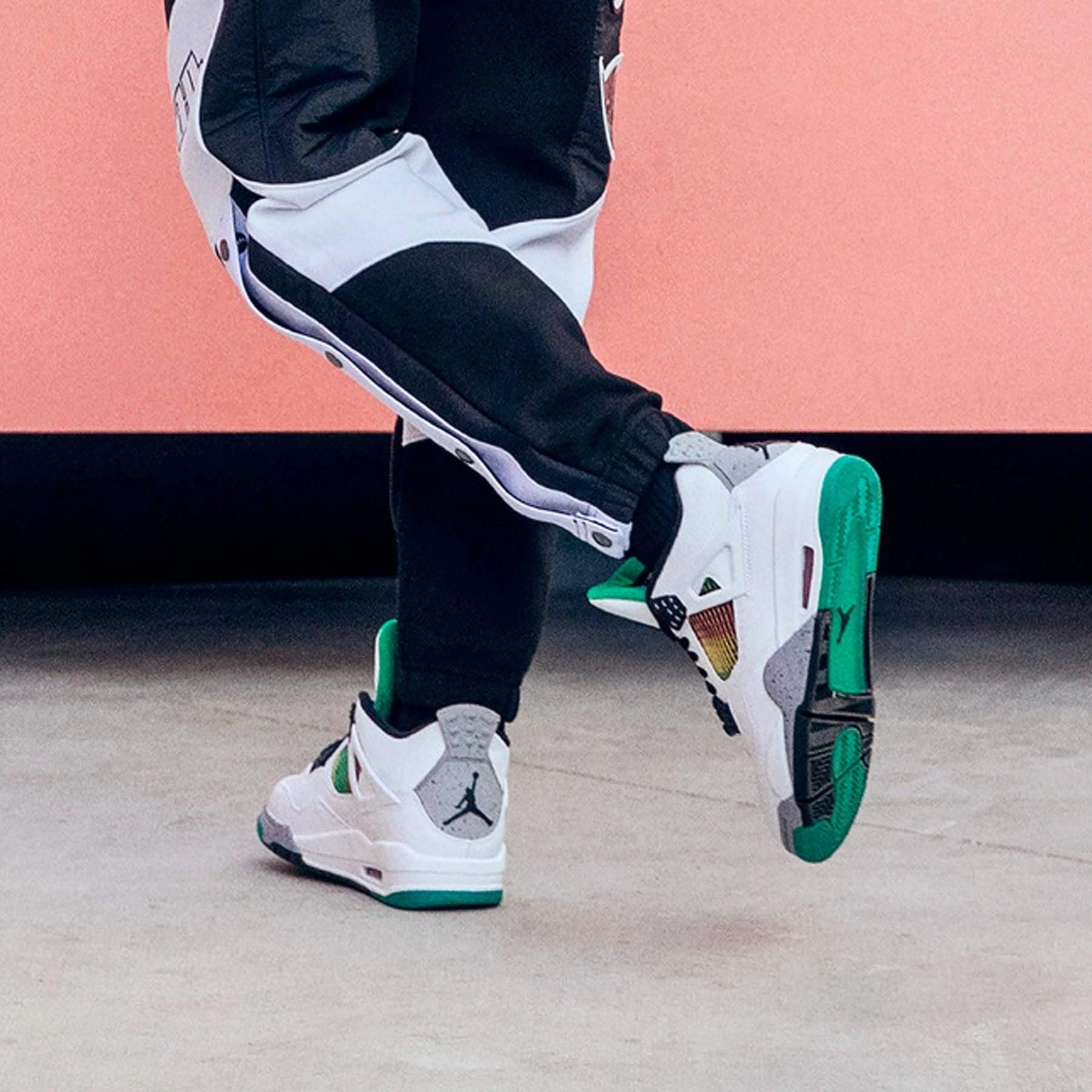 Air Jordan 4 Wmns Retro 'Rasta' Air Jordan 4 retro basketball sneakers