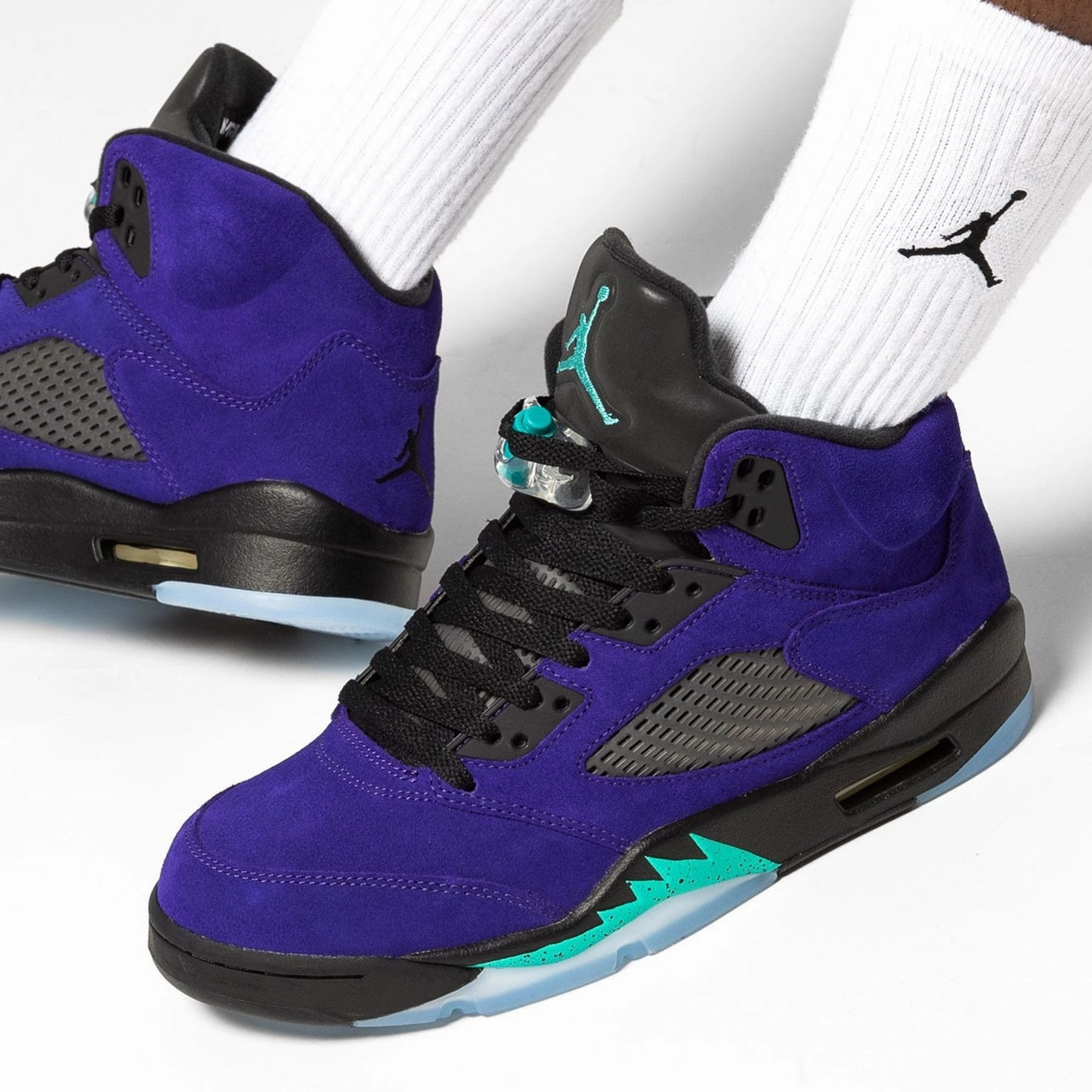 Air Jordan 5 Retro 'Alternate Grape' Cushioned active lifestyle kicks