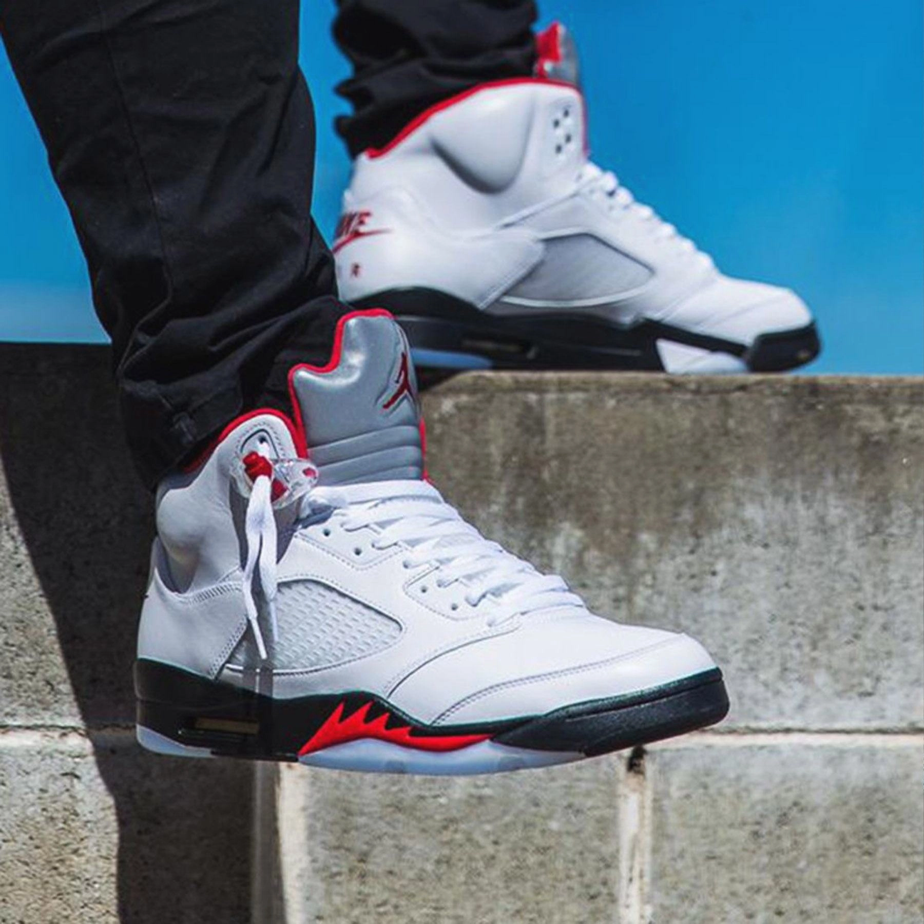 Air Jordan 5 Retro 'Fire Red' 2020 Cushioned active lifestyle kicks