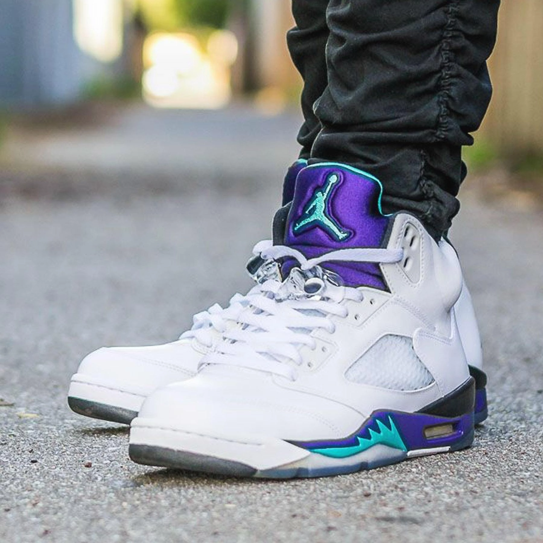 Air Jordan 5 Retro 'Grape' 2013 Cushioned active lifestyle kicks