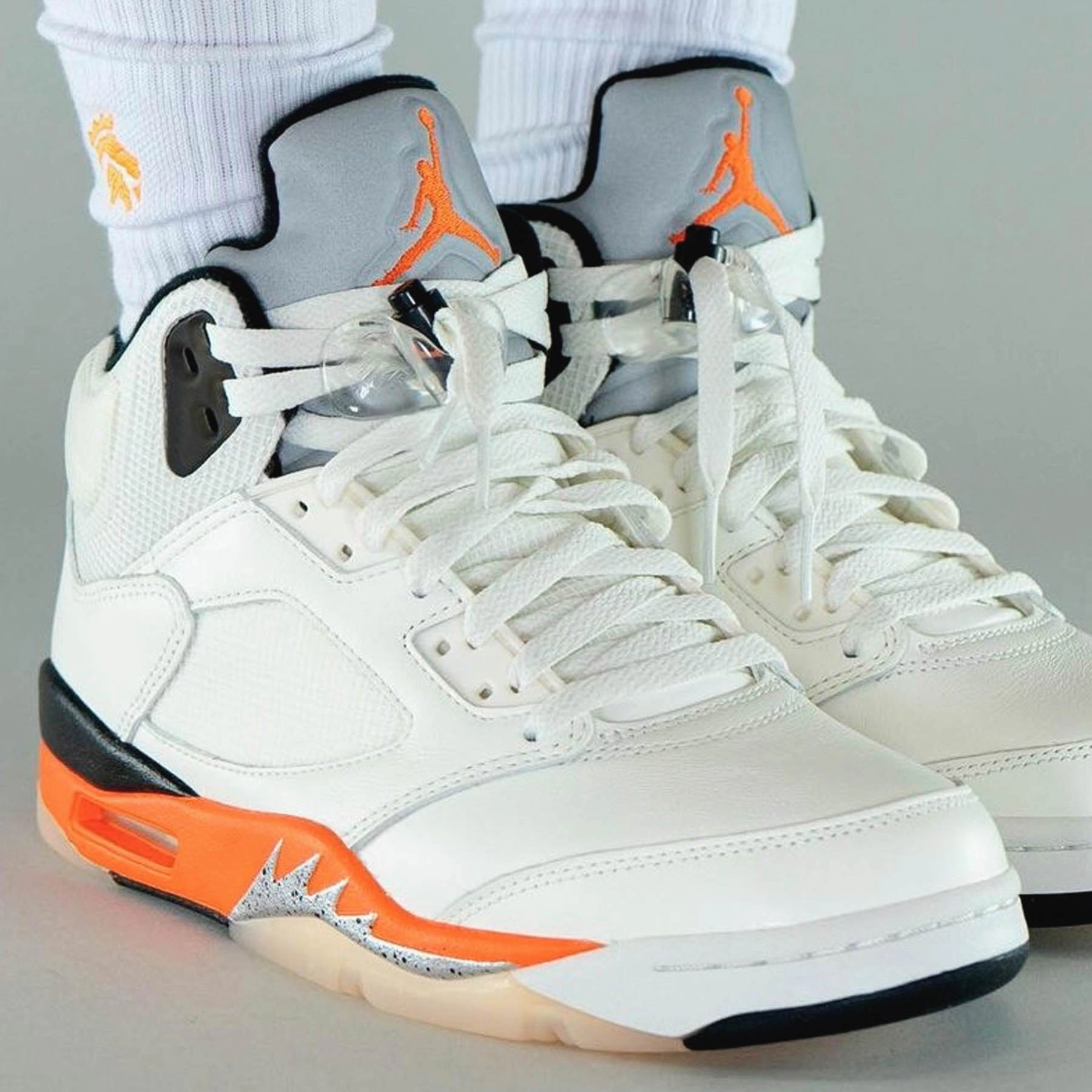 Air Jordan 5 Retro 'Shattered Backboard' Cushioned active lifestyle kicks