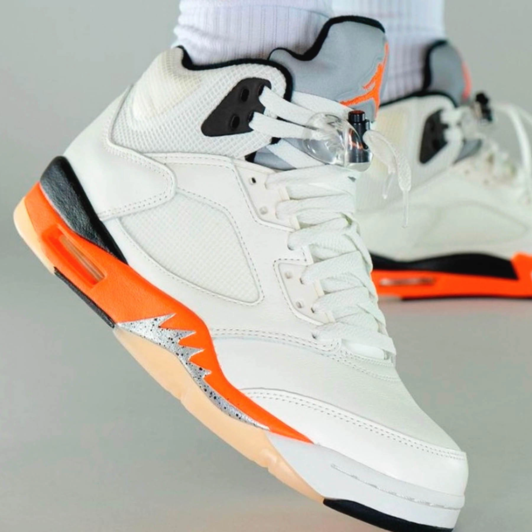 Air Jordan 5 Retro 'Shattered Backboard' Cushioned active lifestyle kicks