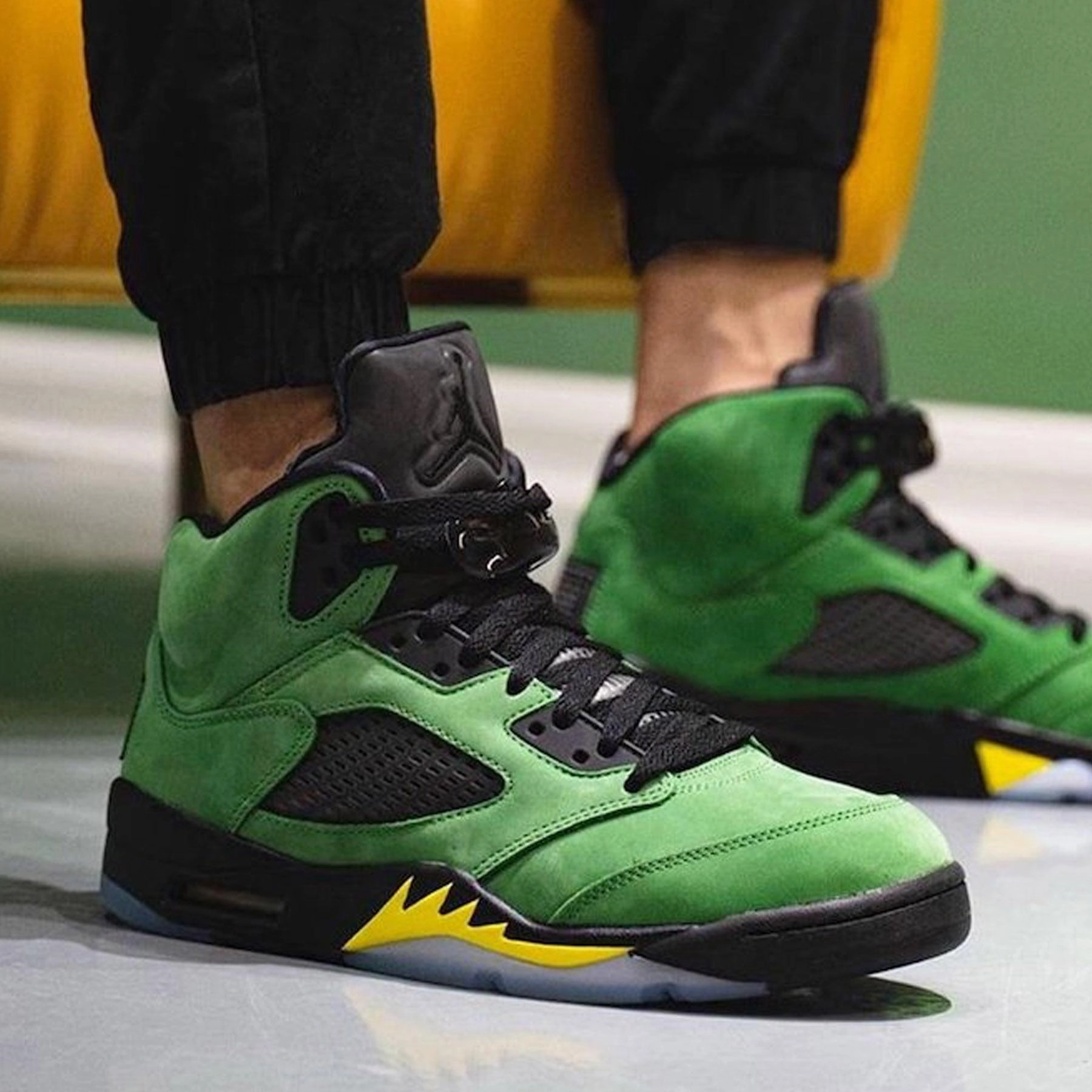 Air Jordan 5 Retro SE 'Oregon' Cushioned active lifestyle kicks