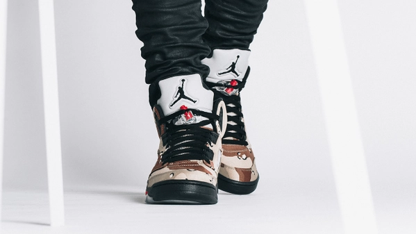 AIR JORDAN 5 RETRO SUPREME "SUPREME" CAMO Cushioned active lifestyle kicks